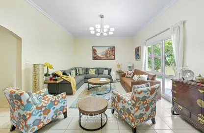 Villa - 3 Bedrooms - 1 Bathroom for rent in Meadows 9 - Meadows - Dubai
