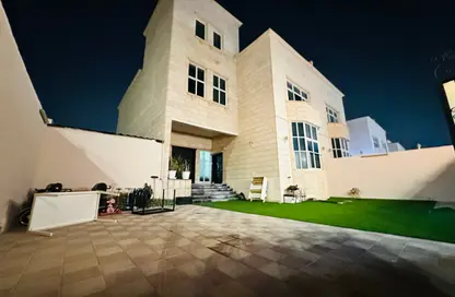Villa - 4 Bedrooms - 5 Bathrooms for rent in Khalifa City A Villas - Khalifa City A - Khalifa City - Abu Dhabi