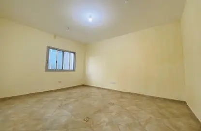 Apartment - 2 Bedrooms - 2 Bathrooms for rent in Shabiya 12 - Shabiya - Mussafah - Abu Dhabi