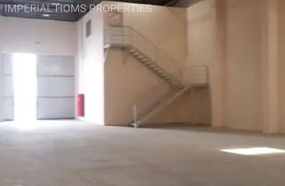 Warehouse - Studio - 2 Bathrooms for rent in Umm Al Thuoob - Umm Al Quwain