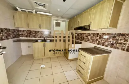 Apartment - 3 Bedrooms - 3 Bathrooms for rent in Muwailih Building - Muwaileh - Sharjah
