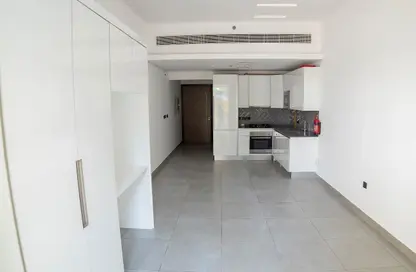 شقة - 1 حمام للايجار في برج ريجيل - قرية الجميرا سركل - دبي