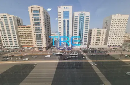 مكتب - استوديو - 1 حمام للايجار في شارع المطار - أبوظبي