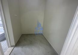 Empty Room image for: Apartment - 4 bedrooms - 5 bathrooms for rent in SH- 12 - Al Shamkha - Abu Dhabi, Image 1