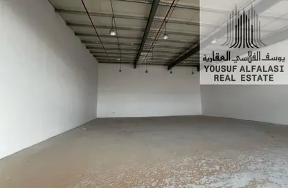 Warehouse - Studio - 4 Bathrooms for rent in Umm Al Thuoob - Umm Al Quwain