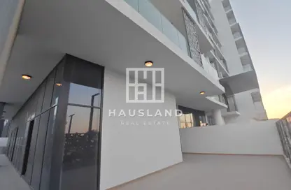 Apartment - 4 Bedrooms - 5 Bathrooms for sale in The Gate - Masdar City - Abu Dhabi