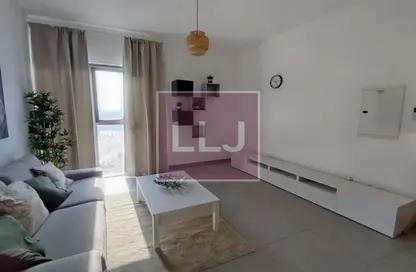 Living Room image for: Apartment - 1 Bedroom - 2 Bathrooms for rent in C10 Tower - Najmat Abu Dhabi - Al Reem Island - Abu Dhabi, Image 1