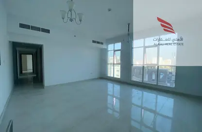 شقة - 3 غرف نوم - 3 حمامات للايجار في برج الكورنيش - طريق كورنيش عجمان - عجمان