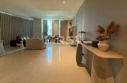 Apartment - 1 Bedroom - 2 Bathrooms for rent in Four Seasons Private Residences - Al Maryah Island - Abu Dhabi