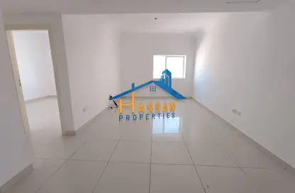 Apartment - 2 Bedrooms - 2 Bathrooms for rent in Al Khan Corniche - Al Khan - Sharjah