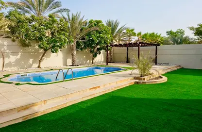 Villa - 4 Bedrooms - 5 Bathrooms for rent in Legacy - Jumeirah Park - Dubai