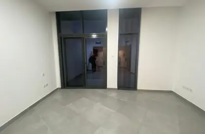 Apartment - Studio - 1 Bathroom for rent in The Edge - Dubai Investment Park (DIP) - Dubai