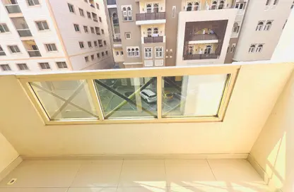 Apartment - 3 Bedrooms - 3 Bathrooms for rent in Muwaileh 29 Building - Muwaileh - Sharjah