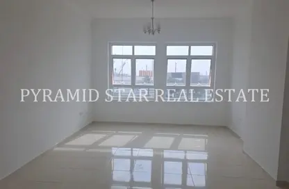 شقة - غرفة نوم - 2 حمامات للايجار في برج ربيعة - مجان - دبي لاند - دبي