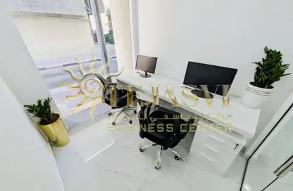 مكتب - استوديو - 1 حمام للايجار في لولو سنتر - منطقة حديقة الكرامة - الكرامة - دبي