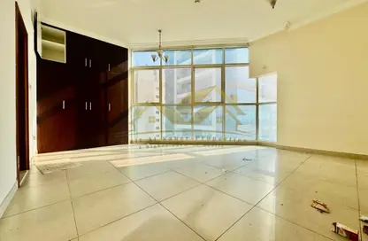 Apartment - 1 Bedroom - 2 Bathrooms for rent in Jumeirah Garden City - Al Satwa - Dubai