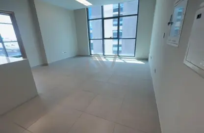 Apartment - 3 Bedrooms - 4 Bathrooms for rent in P2751 - Al Raha Beach - Abu Dhabi Apartment - 3 Bedrooms - 4 Bathrooms for rent in P2751 - Al Raha Beach - Abu Dhabi