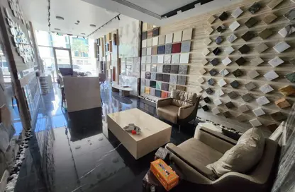 متجر - استوديو - 1 حمام للايجار في عود ميثاء - بر دبي - دبي