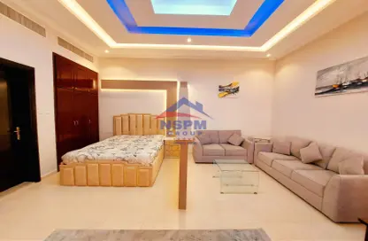 Room / Bedroom image for: Apartment - 1 Bathroom for rent in Al Mushrif - Abu Dhabi, Image 1