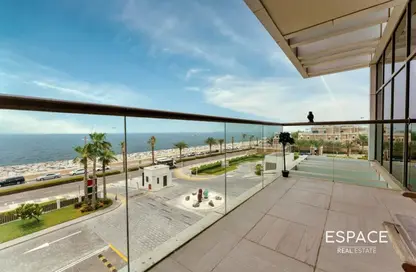 Apartment - 2 Bedrooms - 3 Bathrooms for rent in The 8 - The Crescent - Palm Jumeirah - Dubai