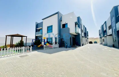 فيلا - 4 غرف نوم - 6 حمامات للايجار في نادي العين للسيدات - المرخانية - العين