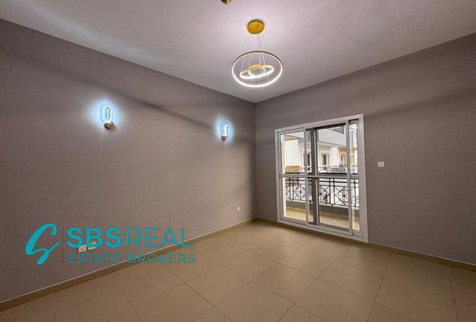 15942012 - Property Image 2