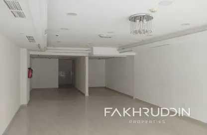 متجر - استوديو - 1 حمام للايجار في ترافالجار إكزيكتيف - منطقة مركز الأعمال - المدينة الدولية - دبي