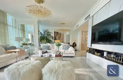 Living Room image for: Apartment - 3 Bedrooms - 4 Bathrooms for sale in Continental Tower - Dubai Marina - Dubai, Image 1