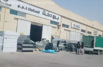 Warehouse - Studio - 2 Bathrooms for rent in Umm Al Thuoob - Umm Al Quwain