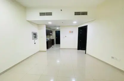 Apartment - 1 Bedroom - 2 Bathrooms for rent in Burj Residence 2 - Jumeirah Village Circle - Dubai