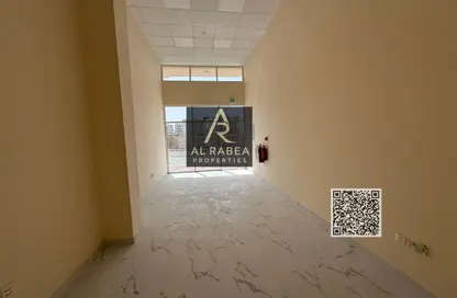 Shop - Studio for rent in Al Jurf 3 - Al Jurf - Ajman Downtown - Ajman