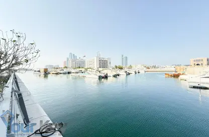 Show Room - Studio - 2 Bathrooms for rent in Bloom Marina - Al Bateen - Abu Dhabi