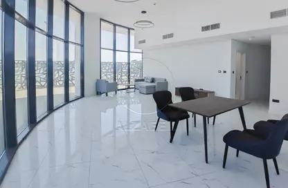 Townhouse - 3 Bedrooms - 3 Bathrooms for rent in The Gate - Masdar City - Abu Dhabi
