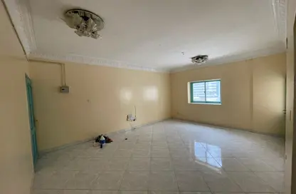 شقة - 2 غرف نوم - 2 حمامات للايجار في مبنى الثاني - الخان - الشارقة