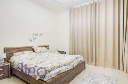 شقة - غرفة نوم - 2 حمامات للبيع في عزيزي بلازا - الفرجان - دبي