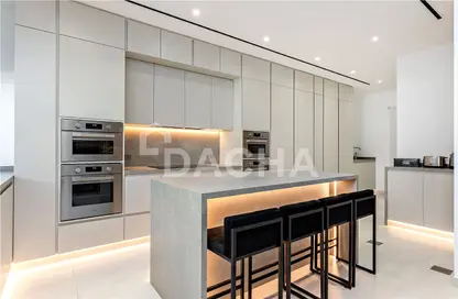 Villa - 4 Bedrooms - 5 Bathrooms for sale in Palma Residences - Palm Jumeirah - Dubai