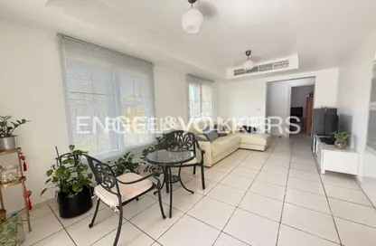 Villa - 2 Bedrooms - 3 Bathrooms for rent in Springs 6 - The Springs - Dubai