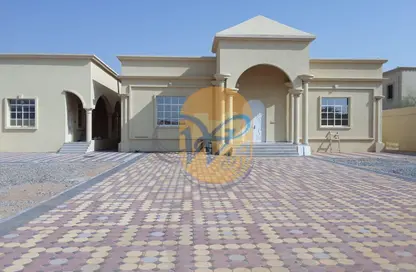 Villa - 4 Bedrooms - 5 Bathrooms for rent in Al Dhait South - Al Dhait - Ras Al Khaimah