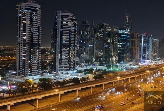 Specious Unit| Prime Location| Marina View