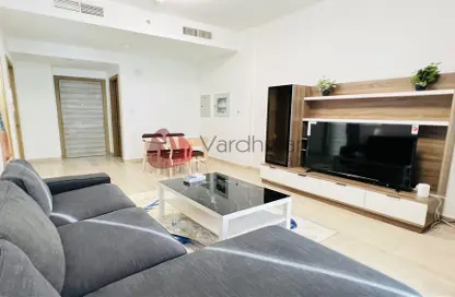Apartment - 1 Bedroom - 2 Bathrooms for rent in Bloom Towers B - Bloom Towers - Jumeirah Village Circle - Dubai