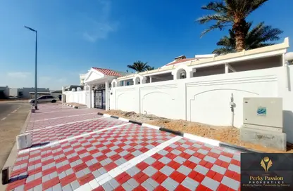 Villa - 6 Bedrooms - 7 Bathrooms for rent in Mirdif - Dubai