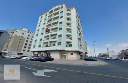 عمارة بالكامل - استوديو - 8 حمامات للبيع في مساكن كورنيش عجمان - طريق كورنيش عجمان - عجمان