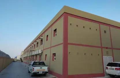 Labor Camp - Studio - 7+ Bathrooms for rent in Al Sajaa - Sharjah