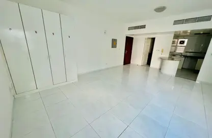 Apartment - Studio - 1 Bathroom for rent in Juvenile Care Association Building - Oud Metha - Bur Dubai - Dubai