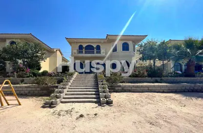 Villa - 4 Bedrooms - 5 Bathrooms for rent in Garden Homes Frond E - Garden Homes - Palm Jumeirah - Dubai