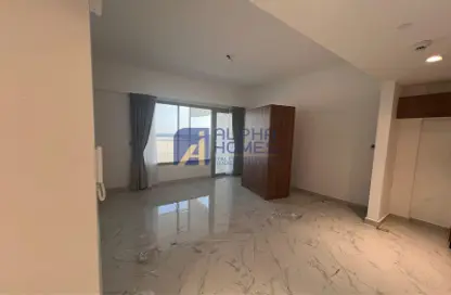 Empty Room image for: Apartment - 2 Bedrooms - 3 Bathrooms for rent in Oasis Residences - Masdar City - Abu Dhabi, Image 1