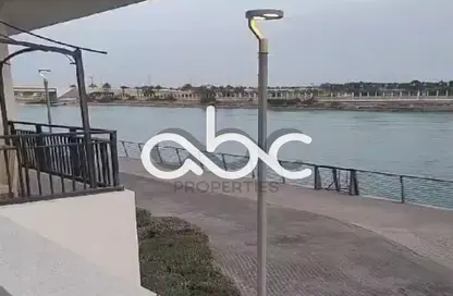 Apartment - 2 Bedrooms - 2 Bathrooms for sale in Waters Edge - Yas Island - Abu Dhabi