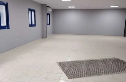 Labor Camp - Studio - 7+ Bathrooms for rent in Ali Mousa Building - Al Sajaa Industrial - Al Sajaa - Sharjah