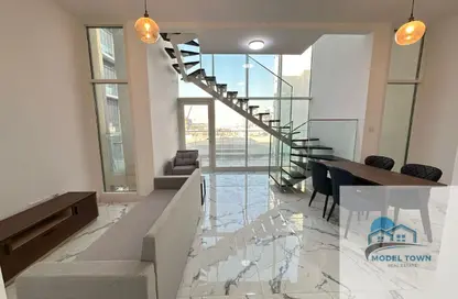 Apartment - 2 Bedrooms - 3 Bathrooms for rent in Oasis 2 - Oasis Residences - Masdar City - Abu Dhabi