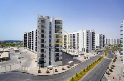 Outdoor Building image for: Apartment - 1 Bedroom - 1 Bathroom for sale in Waters Edge - Yas Island - Abu Dhabi, Image 1